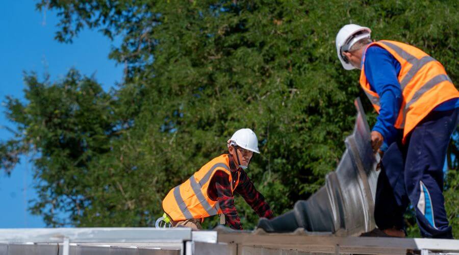 Professional gutter cleaning in Glasgow, VA